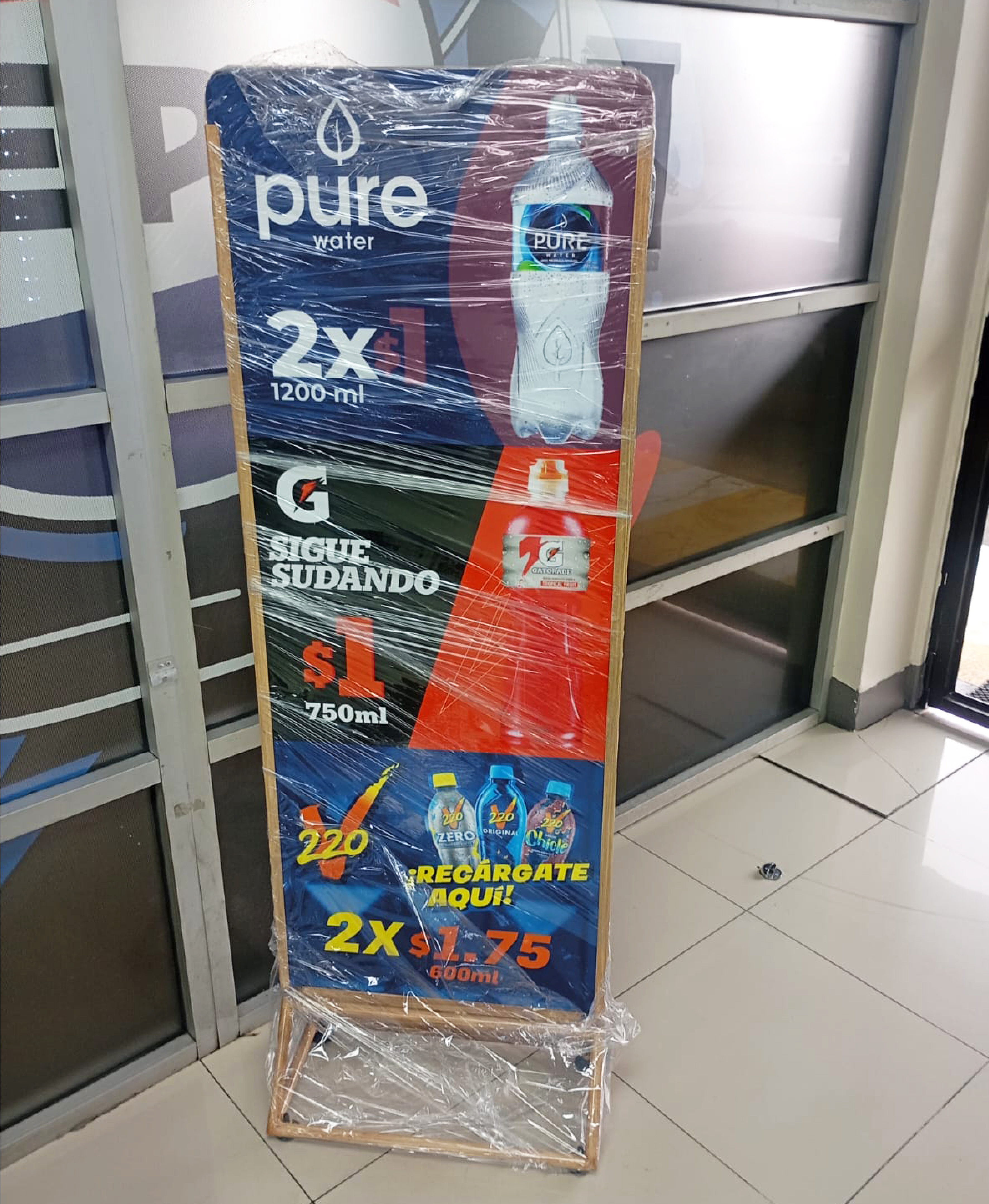 CABALLETE Y PORTA AFICHES 3